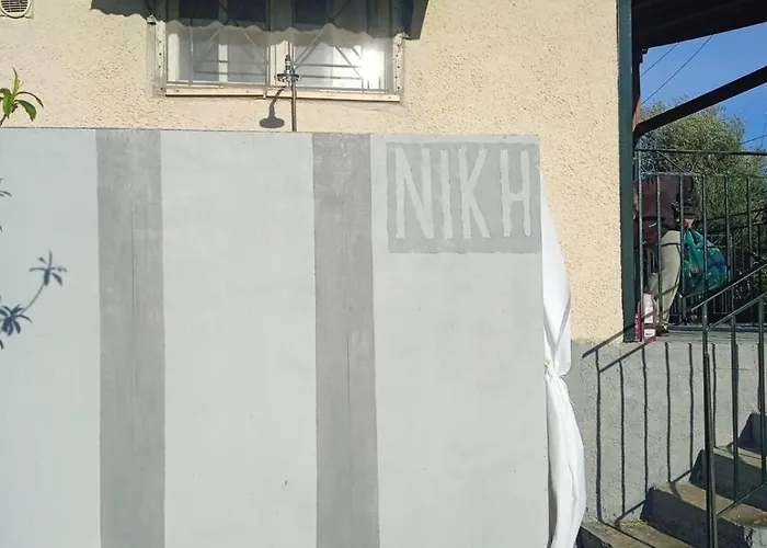 Niki\'S House